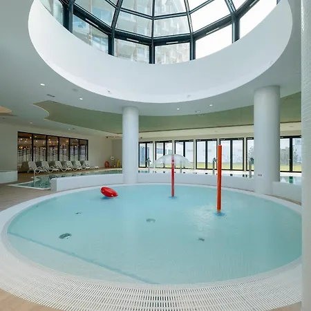 Holiday Studio Near The Beach, Pool, Sauna