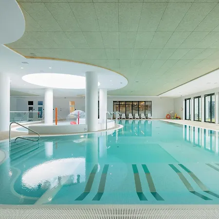 Near The Beach, Pool, Sauna Appartement